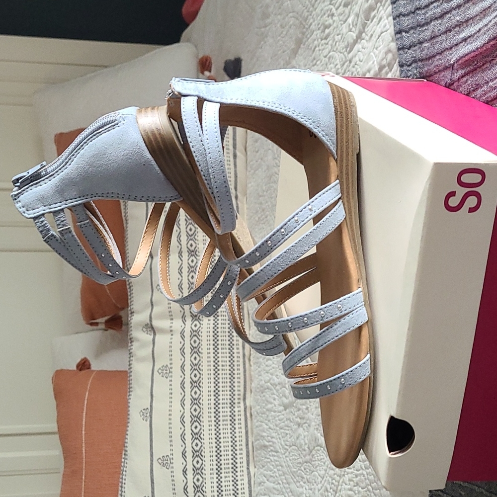 So Gladiator Flats